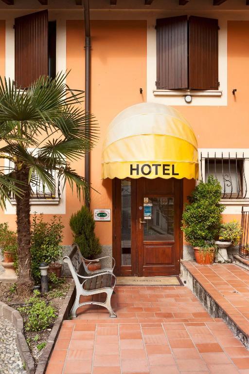 Hotel Antica Fonte Brescia Buitenkant foto